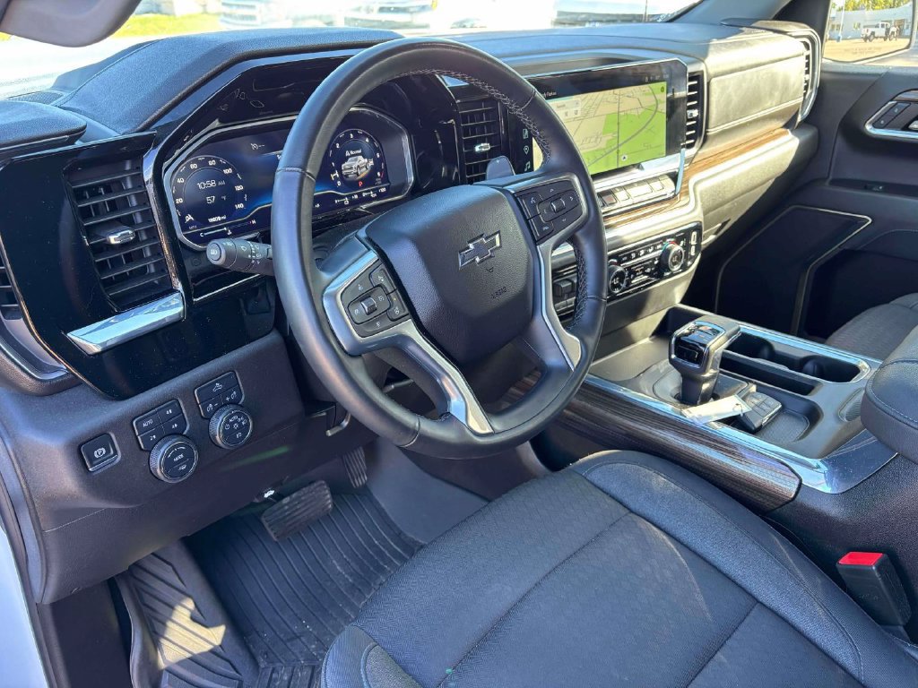 Used 2024 Chevrolet Silverado 1500 RST AWD/4WD image 6