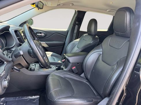 Used 2021 Jeep Cherokee Latitude Lux AWD/4WD image 9