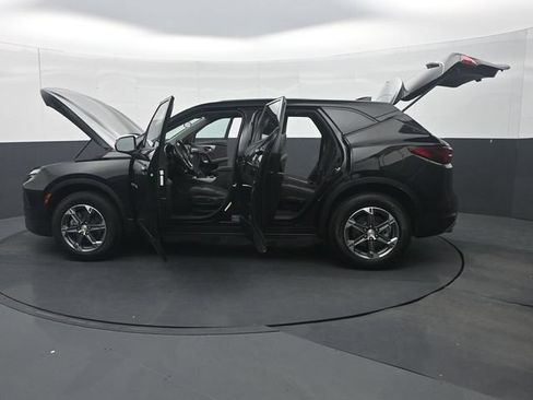 Used 2025 Chevrolet Blazer LT FWD image 37