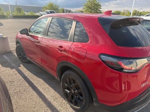 Used 2023 Honda HR-V Sport image 2