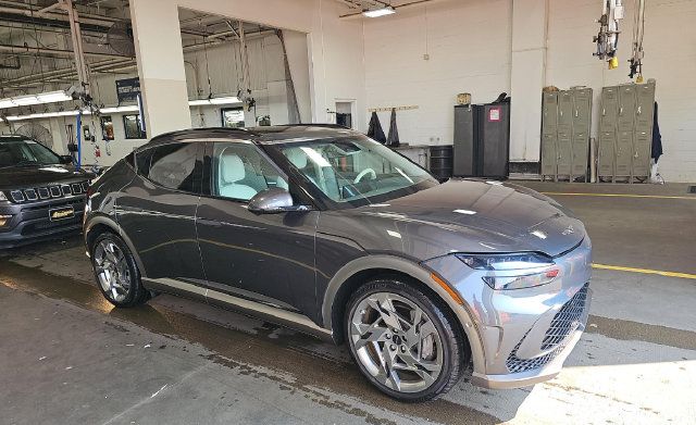 Used 2023 Genesis GV60 Performance AWD/4WD image 2