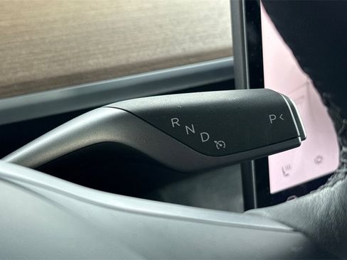 Used 2023 Tesla Model Y Long Range image 21