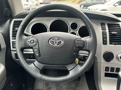 Used 2008 Toyota Sequoia Limited image 28