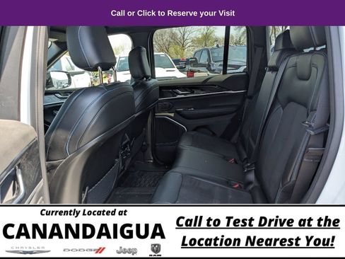 Used 2022 Jeep Grand Cherokee Trailhawk AWD/4WD image 31