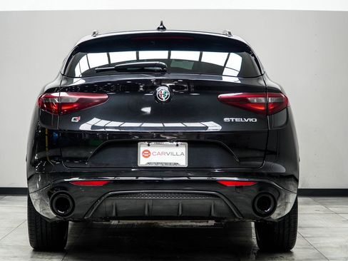 Used 2023 Alfa Romeo Stelvio Veloce image 12
