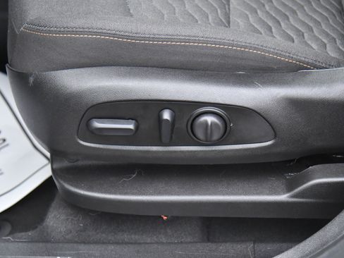 Used 2019 Chevrolet Equinox LT w/ LPO, Cargo Package image 17