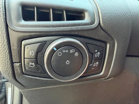 Used 2014 Ford Focus SE w/ Equipment Group 201A FWD image 39