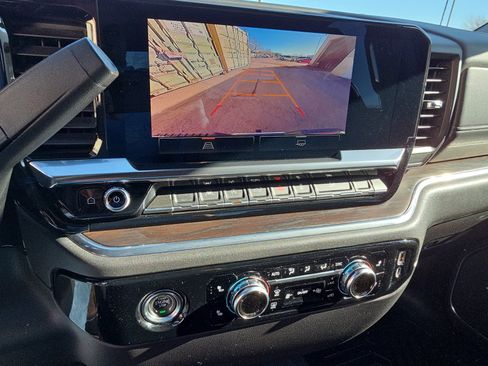 Used 2024 GMC Sierra 1500 SLT image 19