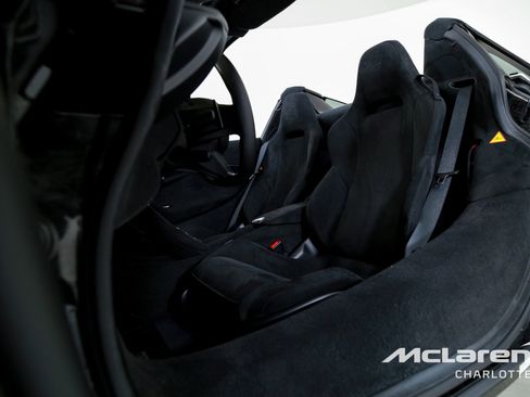 Used 2024 McLaren 750S Spider image 13