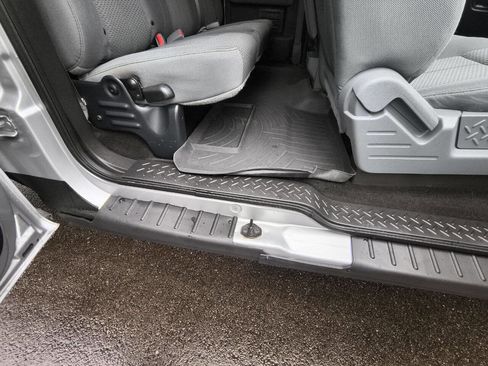 Used 2012 Ford F150 XLT w/ XLT Chrome Pkg image 26