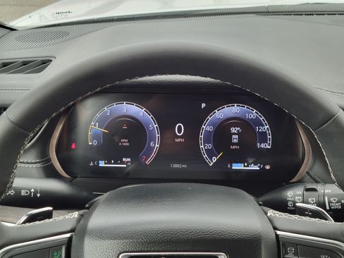 Used 2026 Jeep Grand Cherokee Limited AWD/4WD image 10