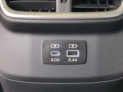 Used 2025 Subaru Outback Onyx Edition AWD/4WD image 39