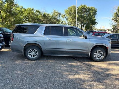 Used 2023 Chevrolet Suburban LT w/ Luxury Package AWD/4WD image 9