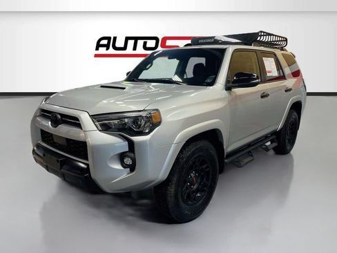 Used 2021 Toyota 4Runner Venture w/ Moonroof Package AWD/4WD image 3