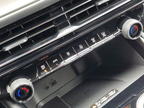 New 2026 Chevrolet Traverse LT w/ Midnight/Sport Edition image 18