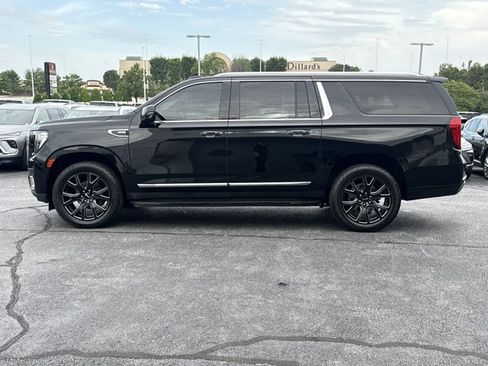 Used 2023 GMC Yukon XL SLT w/ SLT Luxury Package AWD/4WD image 14