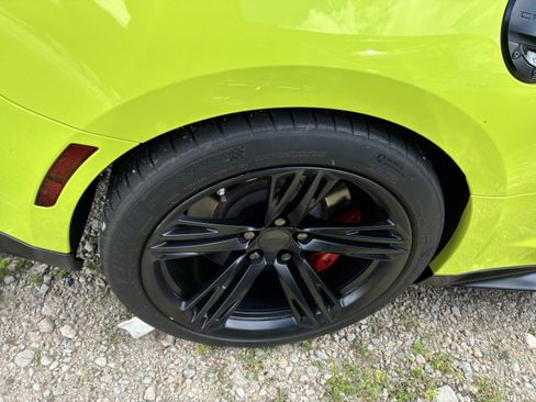 Used 2021 Chevrolet Camaro ZL1 RWD image 9