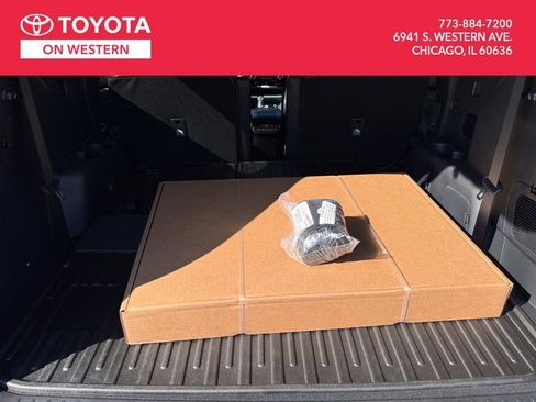 New 2025 Toyota Highlander Limited image 31