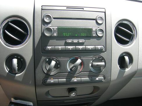 Used 2006 Ford F150 XLT AWD/4WD image 12