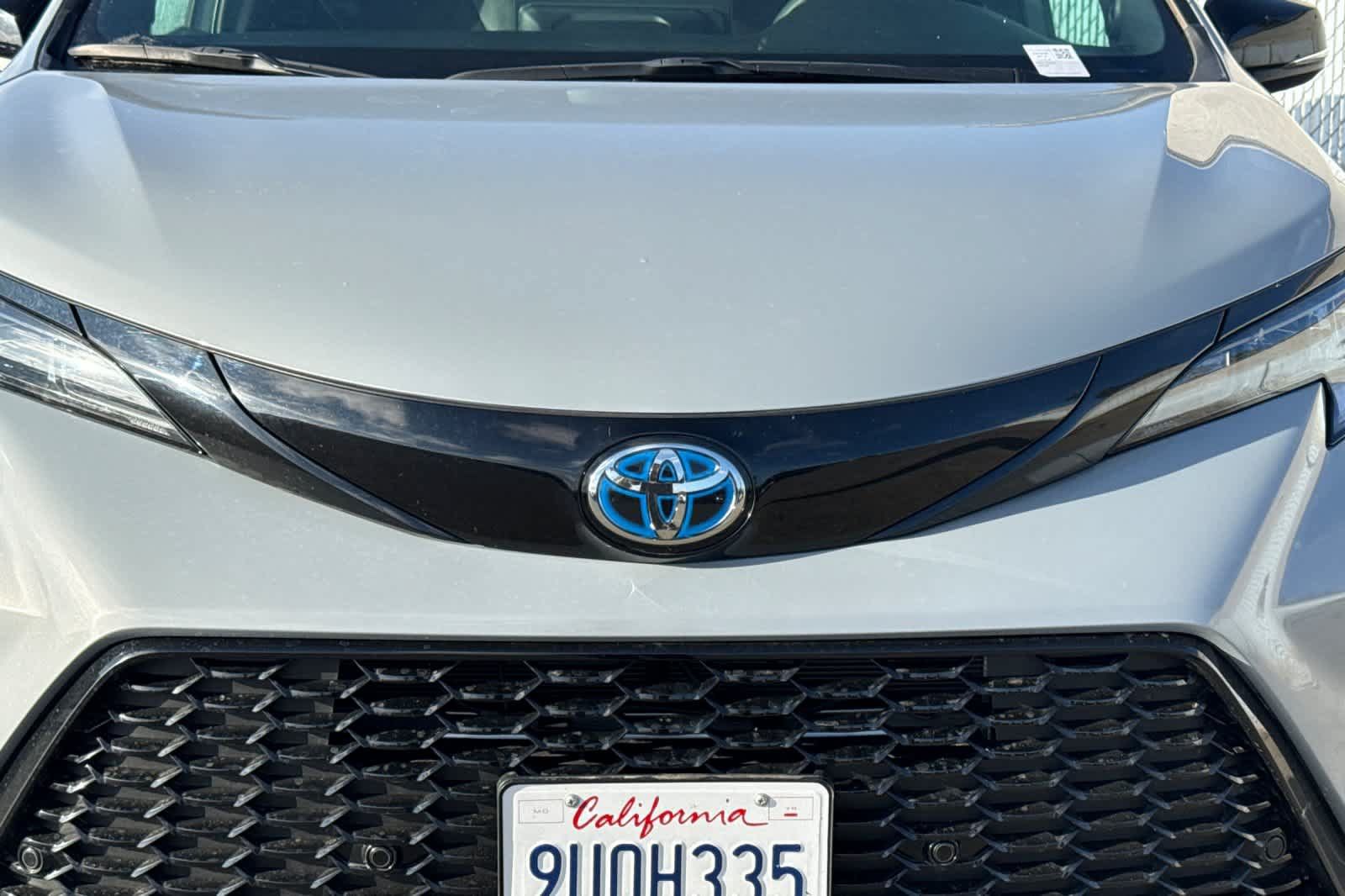 Used 2025 Toyota Sienna XSE w/ XSE Premium Package AWD/4WD image 15