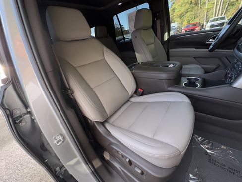 Used 2023 Chevrolet Tahoe Z71 w/ Luxury Package image 21