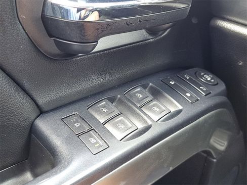 Used 2018 Chevrolet Silverado 1500 LT image 15