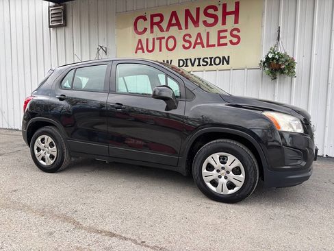 Used 2016 Chevrolet Trax LS w/ LPO, Cargo Package FWD image 4