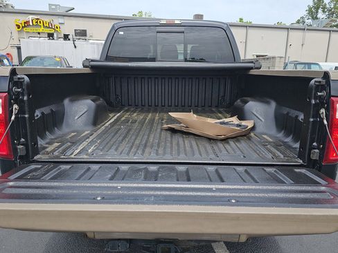 Used 2013 Ford F250 King Ranch w/ King Ranch w/Chrome Pkg image 11