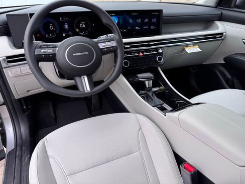 New 2026 Hyundai Tucson SEL image 2