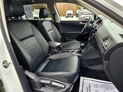 Used 2020 Volkswagen Tiguan SE image 17