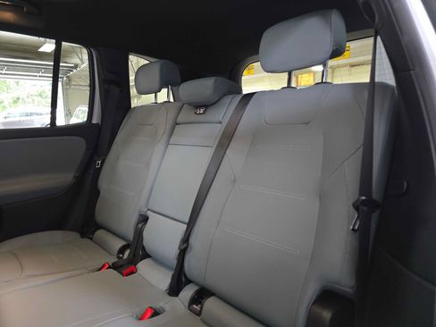 Certified 2026 Mercedes-Benz GLB 250 4MATIC image 17