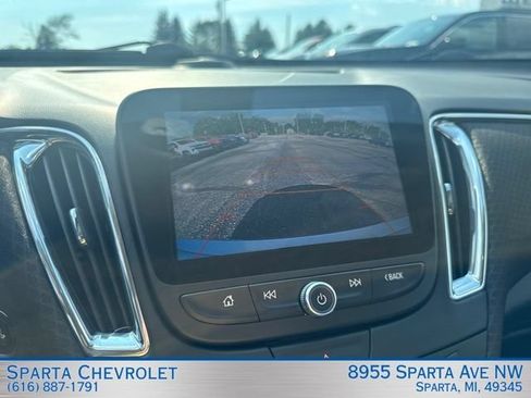 Used 2017 Chevrolet Malibu LT FWD image 19