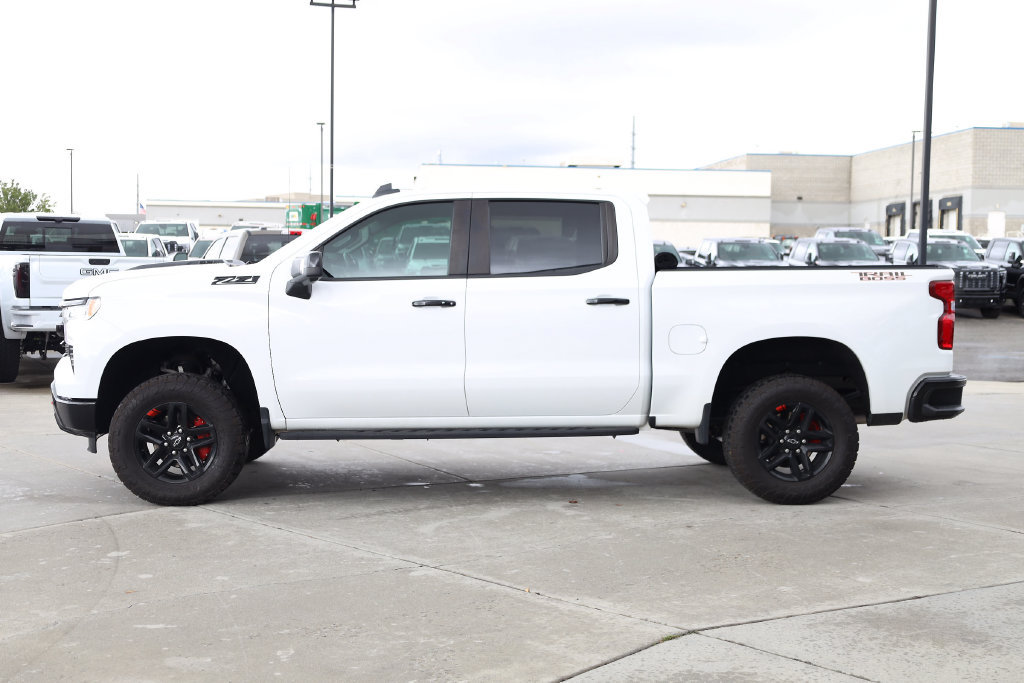 Used 2024 Chevrolet Silverado 1500 LT Trail Boss w/ LT Trail Boss Premium Package AWD/4WD image 3