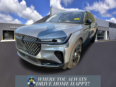 New 2025 Lincoln Nautilus Premier image 4