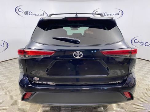 Used 2023 Toyota Highlander XLE AWD/4WD image 5