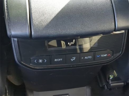 Used 2024 Toyota Highlander XSE image 13