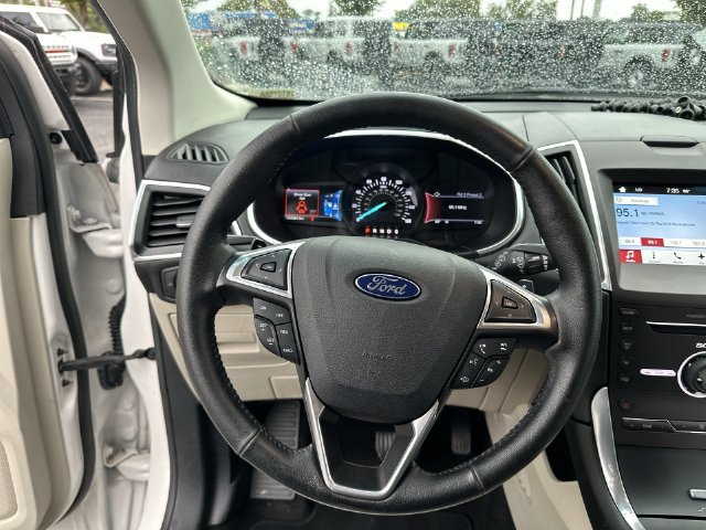 Used 2016 Ford Edge Titanium w/ Technology Package FWD image 15