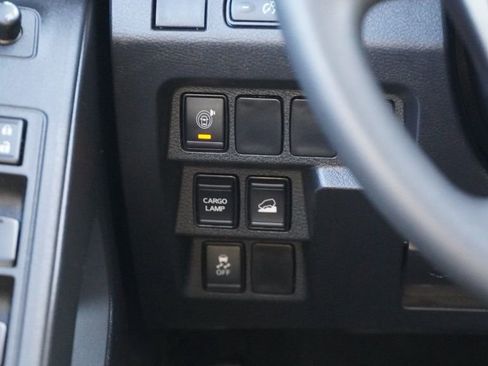 Used 2024 Nissan Frontier SV w/ Technology Package image 31