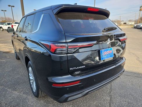 New 2026 Mitsubishi Outlander ES image 9