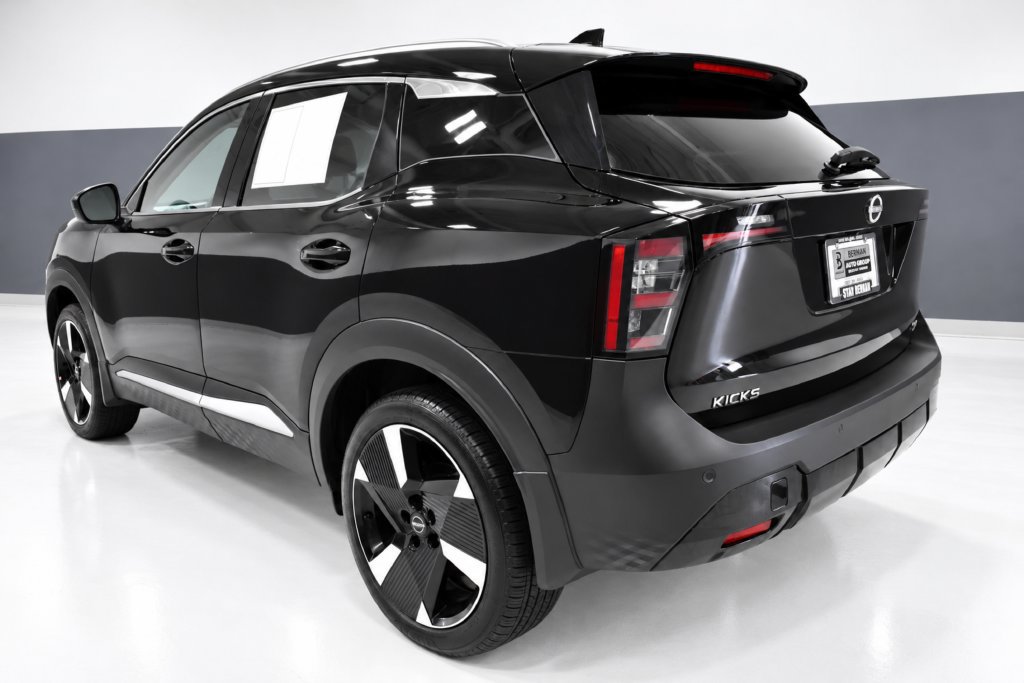 Certified 2026 Nissan Kicks SR w/ SR Premium Package FWD image 3