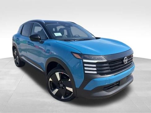 New 2026 Nissan Kicks SR FWD image 2