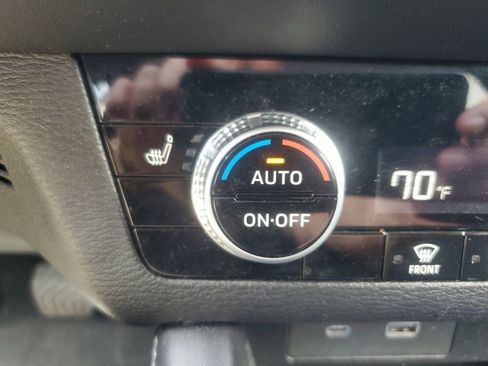 Used 2024 Mitsubishi Outlander SE image 27