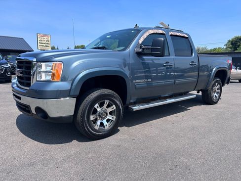 Used 2007 GMC Sierra 2500 SLT w/ Z71 Off-Road Package AWD/4WD image 4