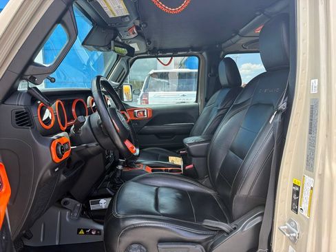 Used 2020 Jeep Gladiator Overland AWD/4WD image 13