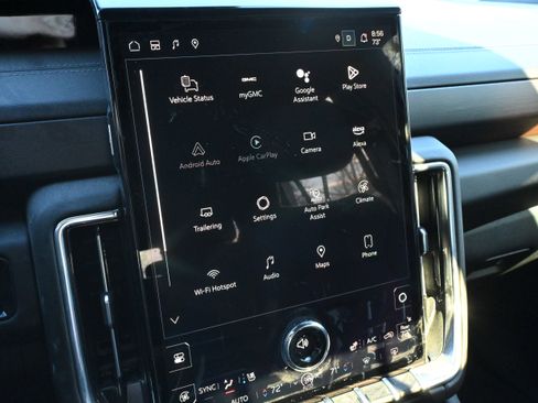 Used 2025 GMC Yukon Denali image 8