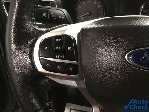 Used 2022 Ford Explorer XLT w/ Equipment Group 202A image 46
