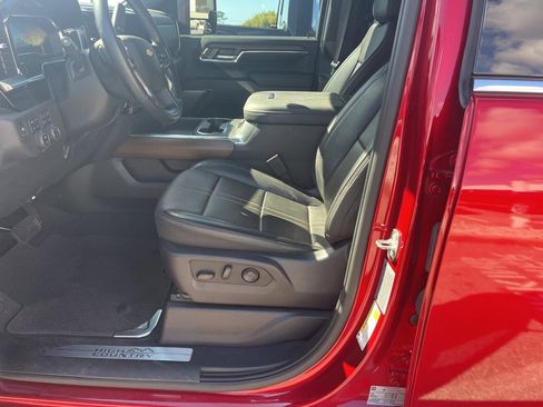 Used 2024 Chevrolet Silverado 2500 High Country image 10
