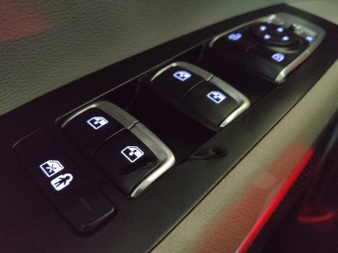 Used 2022 Kia Telluride S AWD/4WD image 27
