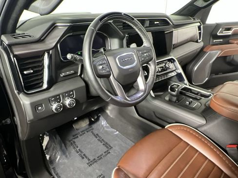 Used 2025 GMC Sierra 1500 Denali Ultimate AWD/4WD image 11