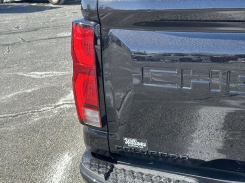 Used 2025 Chevrolet Colorado ZR2 w/ Midnight Edition image 6